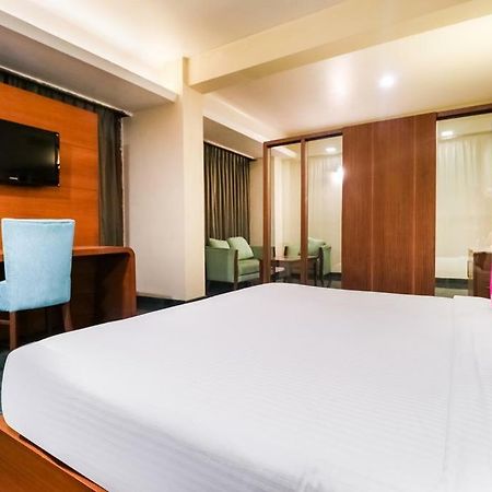 La Silver Leaf Hotel Nawāshahr Eksteriør billede