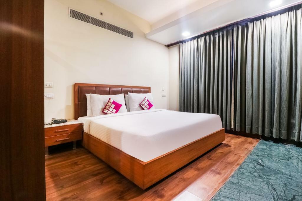 La Silver Leaf Hotel Nawāshahr Eksteriør billede