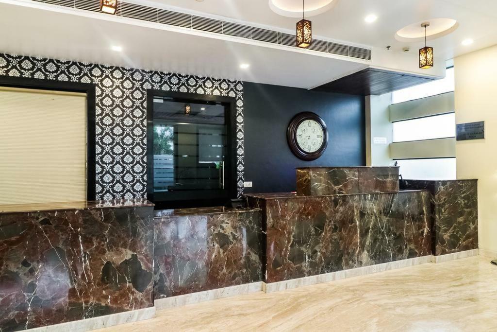 La Silver Leaf Hotel Nawāshahr Eksteriør billede