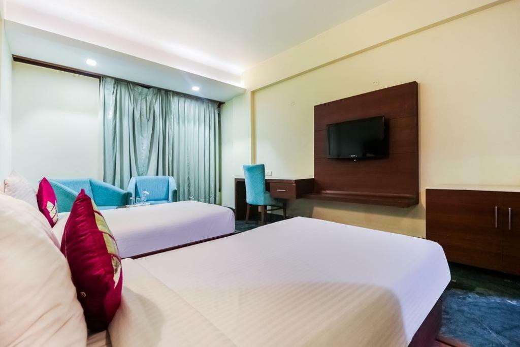 La Silver Leaf Hotel Nawāshahr Eksteriør billede