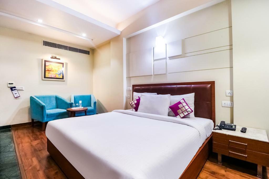 La Silver Leaf Hotel Nawāshahr Eksteriør billede