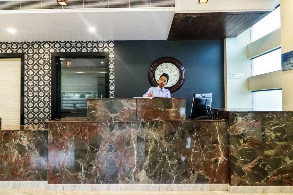 La Silver Leaf Hotel Nawāshahr Eksteriør billede
