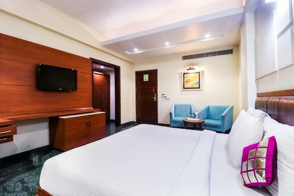 La Silver Leaf Hotel Nawāshahr Eksteriør billede
