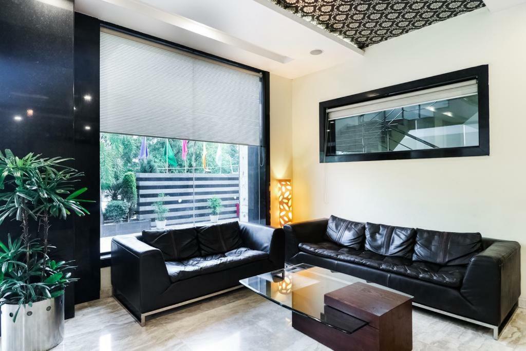 La Silver Leaf Hotel Nawāshahr Eksteriør billede