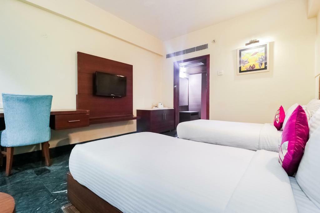 La Silver Leaf Hotel Nawāshahr Eksteriør billede