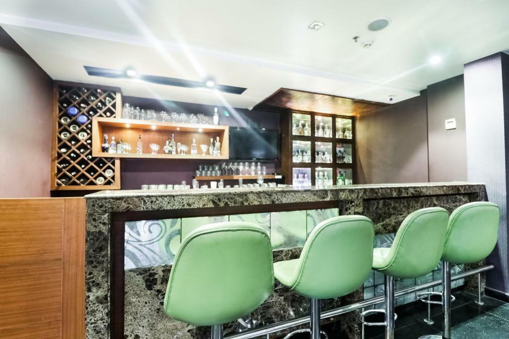 La Silver Leaf Hotel Nawāshahr Eksteriør billede