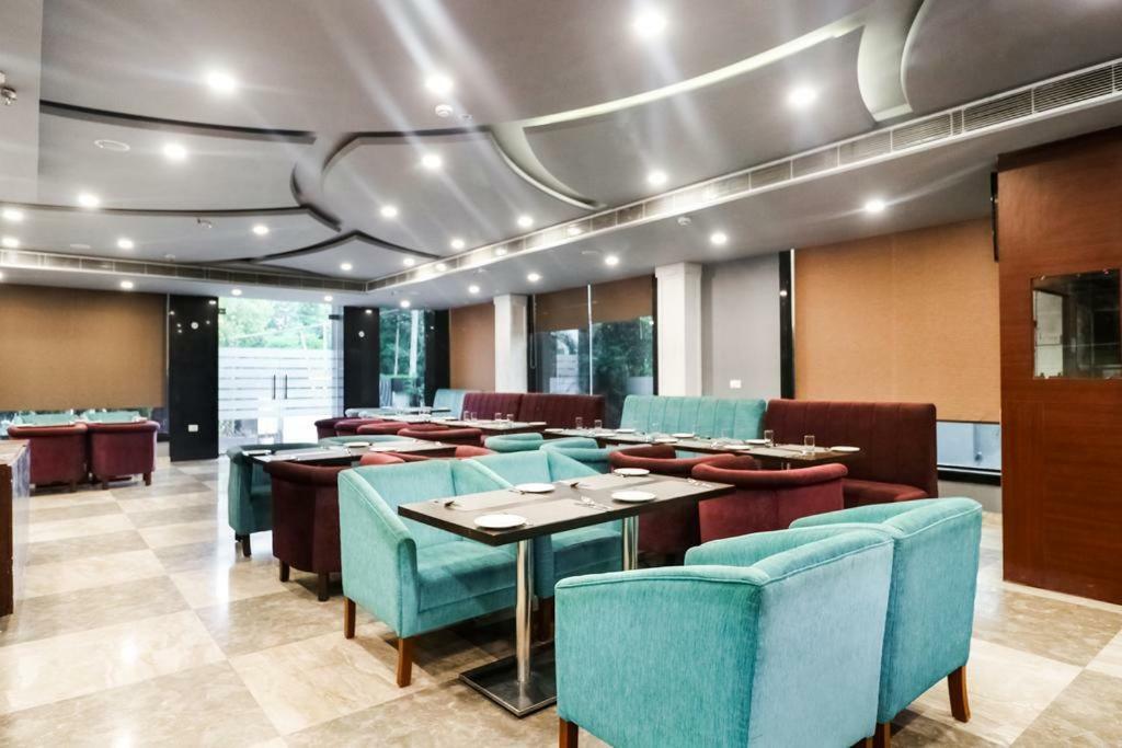 La Silver Leaf Hotel Nawāshahr Eksteriør billede