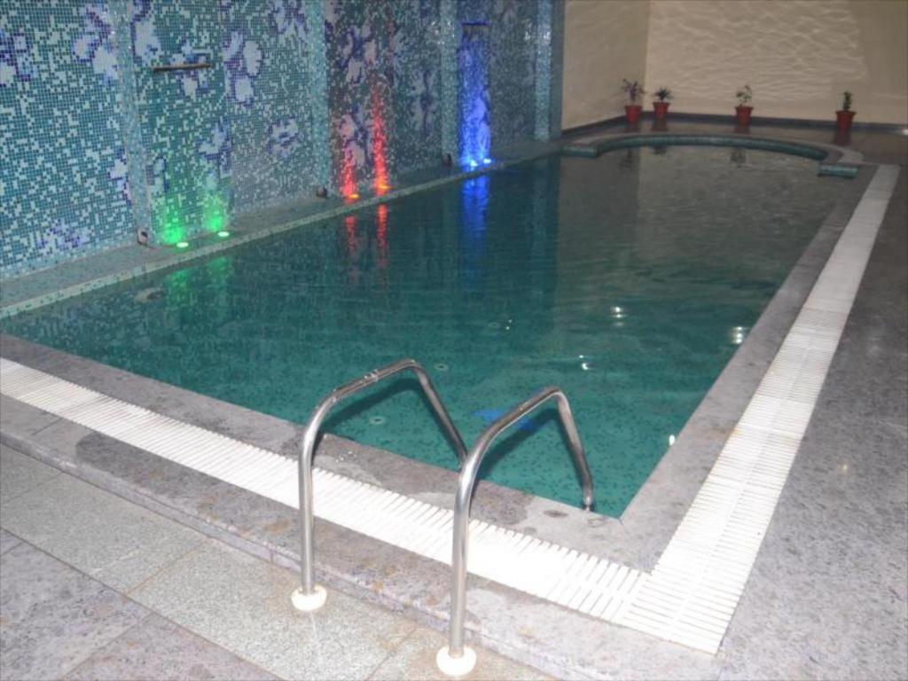 La Silver Leaf Hotel Nawāshahr Eksteriør billede